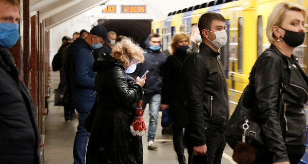 Вторую волну коронавируса не исключают половина украинцев