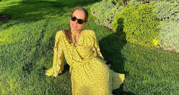 Катя Осадчая показала фигуру во время семейной прогулки по Днепру