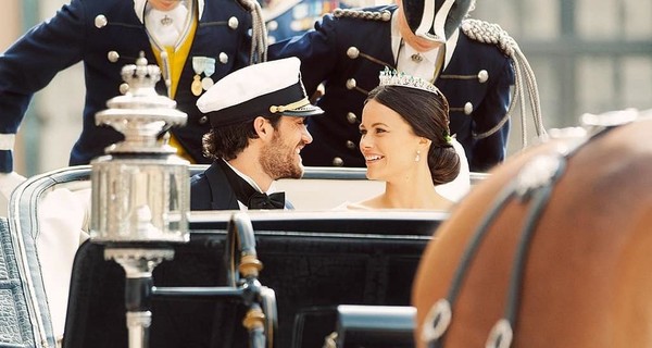 Принц Швеции Карл Филипп показал фото со своей свадьбы, которых еще не было в сети