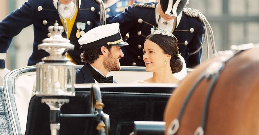 Принц Швеции Карл Филипп показал фото со своей свадьбы, которых еще не было в сети