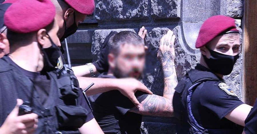 На Банковой после митинга Шария произошли стычки националистов с полицией