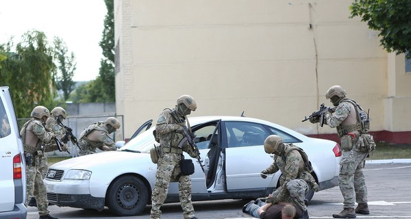 Завершилось расследование против украинцев, которые продавали поддельные лекарства от рака в 18 странах мира