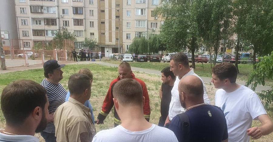 Взрыв на Крушельницкой в Киеве: кто из чиновников и политиков прибыл на место