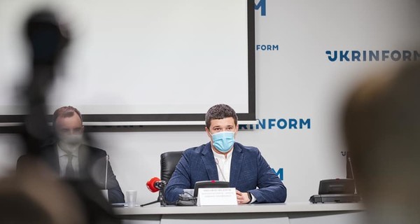 Брифинг по следам скандала с 