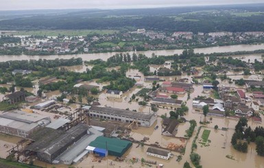 Кабмин выделил почти 700 миллионов гривен на ликвидацию последствий наводнения на Западной Украине