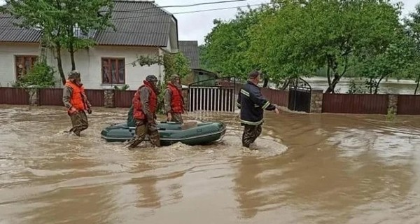 МОЗ: Наводнения на Западной Украине могут привести к вспышкам дизентерии и гепатита А