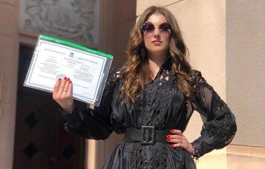 Дочь Кузьмы Скрябина получила диплом медика