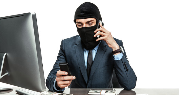 СМИ: бизнесменов шантажировали тайными записями их переговоров с чиновниками и правоохранителями