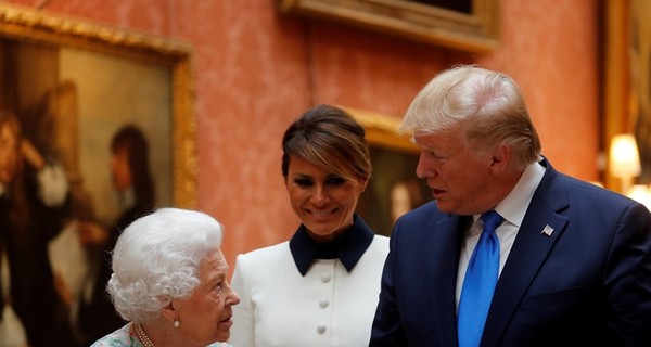 Дональд Трамп и королева Елизавета II пообщались по телефону
