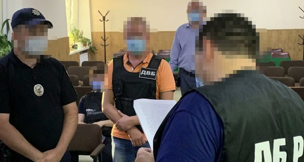 В Харькове полицейский устроил драку в кафе. Теперь ему грозит до 4 лет тюрьмы