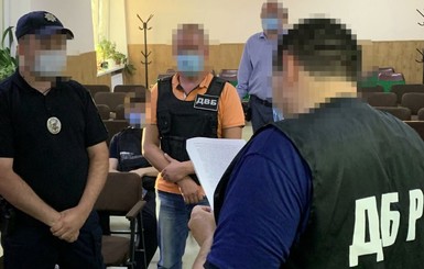 В Харькове полицейский устроил драку в кафе. Теперь ему грозит до 4 лет тюрьмы
