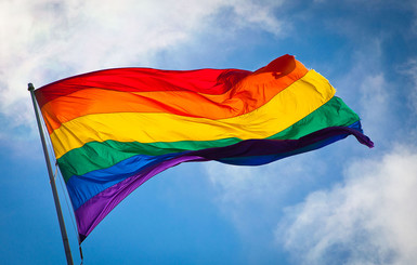 В России компанию обвинили в ЛГБТ-пропаганде из-за разноцветного мороженого 