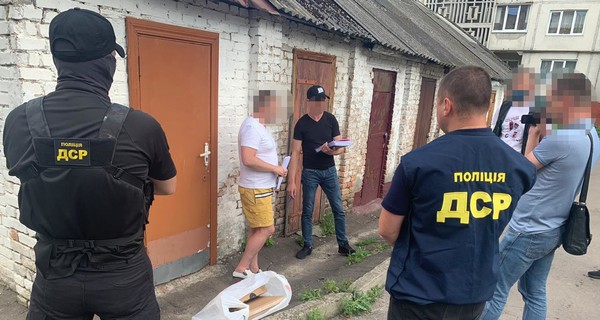 За взятку в два ноутбука арестовали зама начальника прокуратуры Ровненской области 