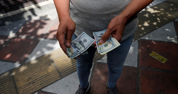 Экономист рассказал, как прогнозировать курс доллара