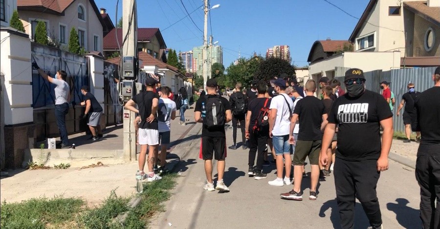 Полиция сообщила о двух пострадавших на акции Нацкорпуса против партии Шария в Харькове