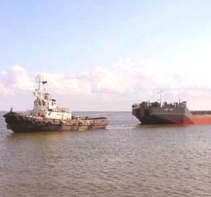 Украинские моряки пришли на помощь тонущему российскому кораблю 