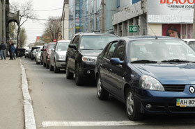 Центр Донецка закрывают для автомобилей 