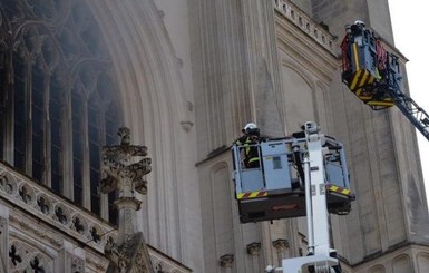 Во Франции арестовали подозреваемого в поджоге собора Петра и Павла
