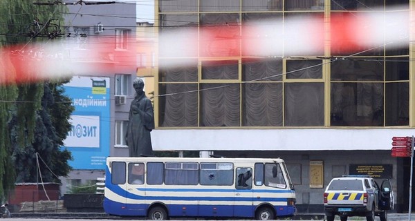 Жители Луцка о ситуации с заложниками: Все как в кино. Дай Бог, чтобы с хеппи-эндом