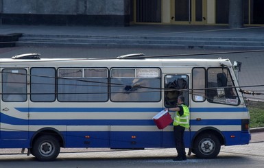 Луцкий террорист разрешил полиции передать заложникам питьевую воду