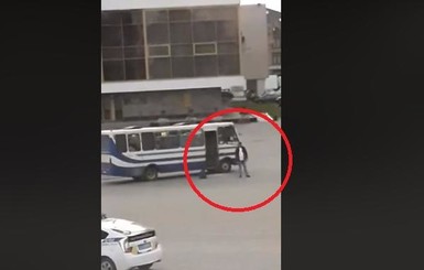 В сети обсуждают видео задержания луцкого террориста: Больше минуты ждал полицейских
