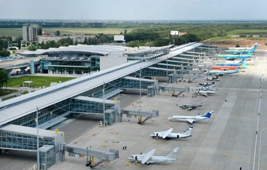 При реконструкции аэропорта 