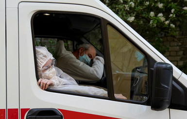 В Украине - антирекорд по числу людей, за сутки госпитализированных с COVID-19