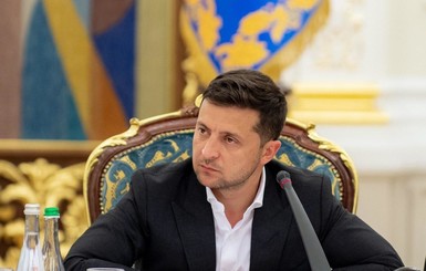 Зеленский вернул в Раду изменения в закон о госслужбе - попросил защитить чиновников при смене власти