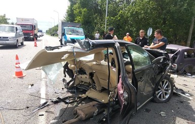 Подробности ДТП на трассе Киев-Чоп: старшая сестра погибла на месте, младшая впала в кому
