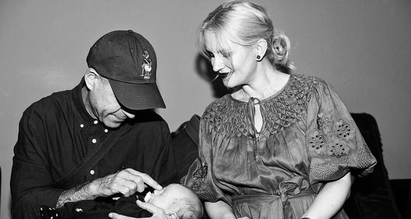 Сергей Михалок похвастался, что его новорожденный сын уже побывал на папином концерте