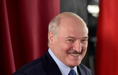 Первым Лукашенко поздравил депутат 