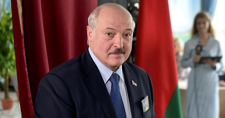 Выборы в Беларуси: Россия поздравила Лукашенко, а Польша поддержала протестующих