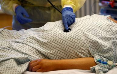 В больницы Украины госпитализировано рекордное количество больных с COVID-19