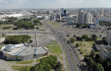 На оппозиционном марше в Минске насчитали до полумиллиона человек