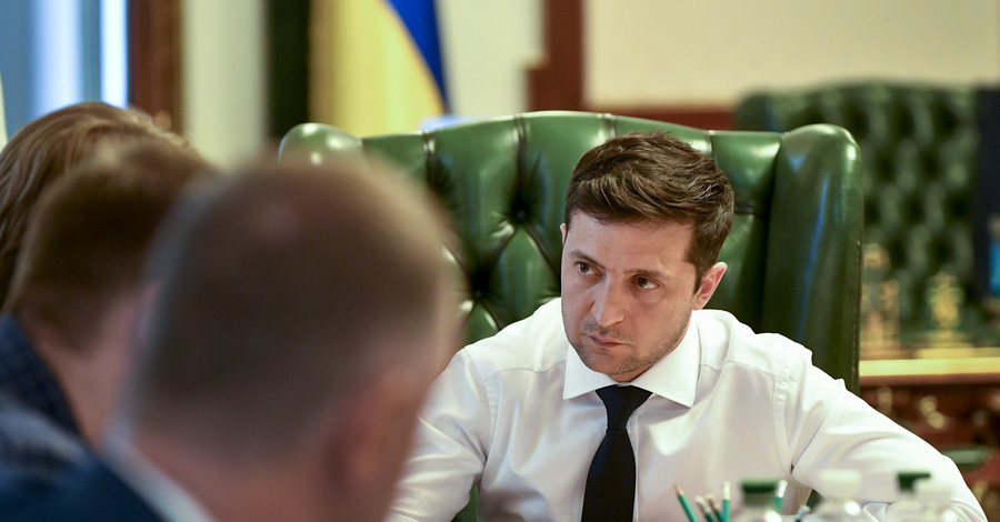 Зеленский на закрытом совещании обсудил риски для Украины из-за событий в Беларуси