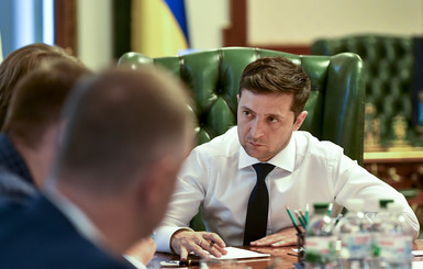 Зеленский на закрытом совещании обсудил риски для Украины из-за событий в Беларуси