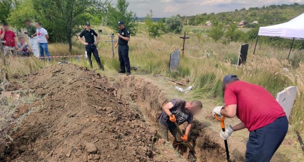 В Славянске пытаются опознать тела погибших в 2014 году