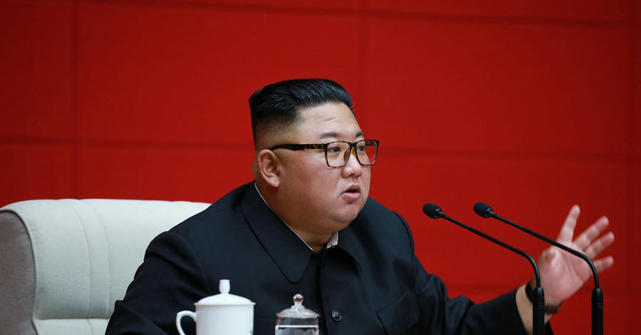 Разведчики Южной Кореи: Ким Чен Ын устал от стресса и делегировал часть полномочий сестре