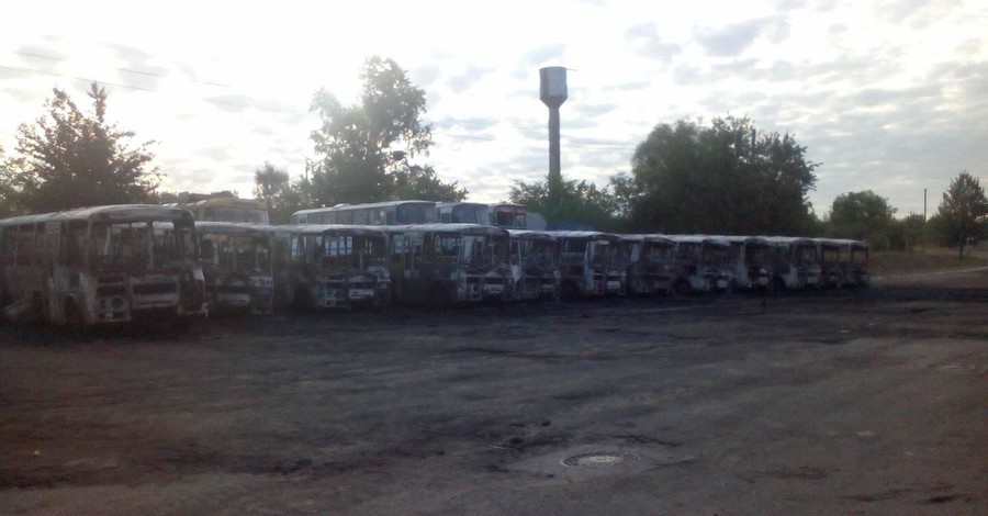 В  Черкасской области неизвестные сожгли 10 автобусов