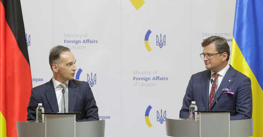 Главы МИД Украины и Германии призвали Беларусь к диалогу с демонстрантами