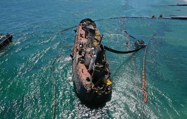 Криклий: Поднятие танкера Delfi может отложиться из-за сезона штормов