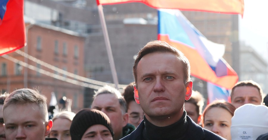 В Шарите заявили, что Навальному лучше, но состояние все еще тяжелое