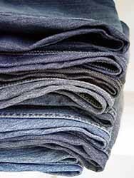 МВД и СБУ перехватили 15 тонн модных джинсов 