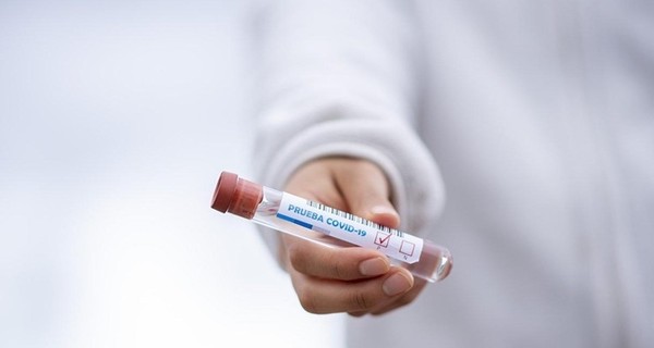 За последние сутки в Украине более 2 тысяч новых заболевших коронавирусом: 35 человек скончались
