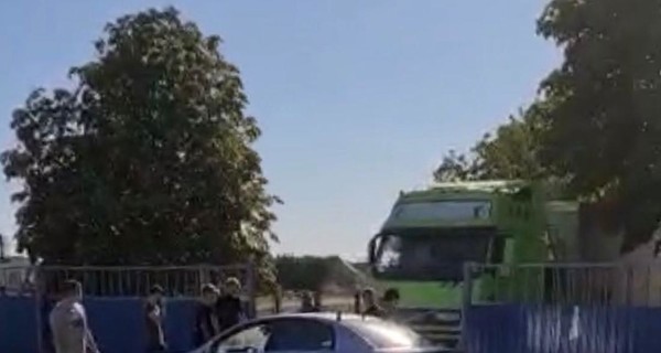 В Каховском районе происходит рейдерский захват агропредприятия