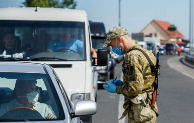 На границе с Венгрией и Румынией - пробки из сотен авто
