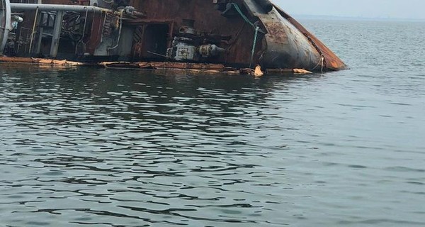 Госэкоинспекция: На месте крушения танкера Delfi море не загрязнено