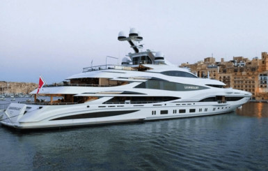 Супруга британского миллиардера застряла на роскошной яхте в порту Монако: у членов экипажа обнаружили COVID-19