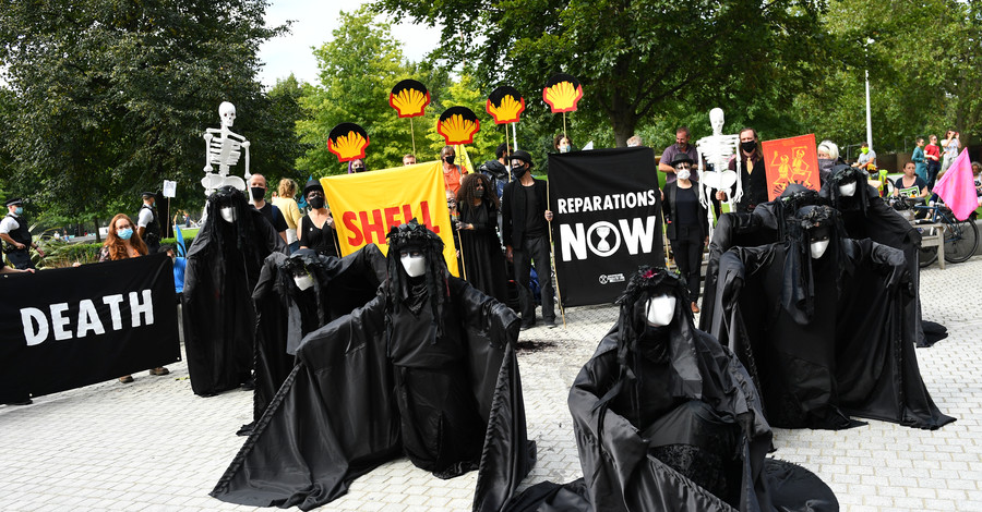Карнавал экозащитников: в Лондоне активисты в костюмах прошлись по улицам города