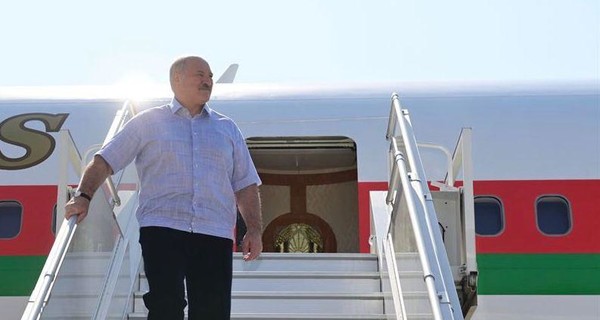 Лукашенко впервые после выборов покинул Беларусь - прилетел на 